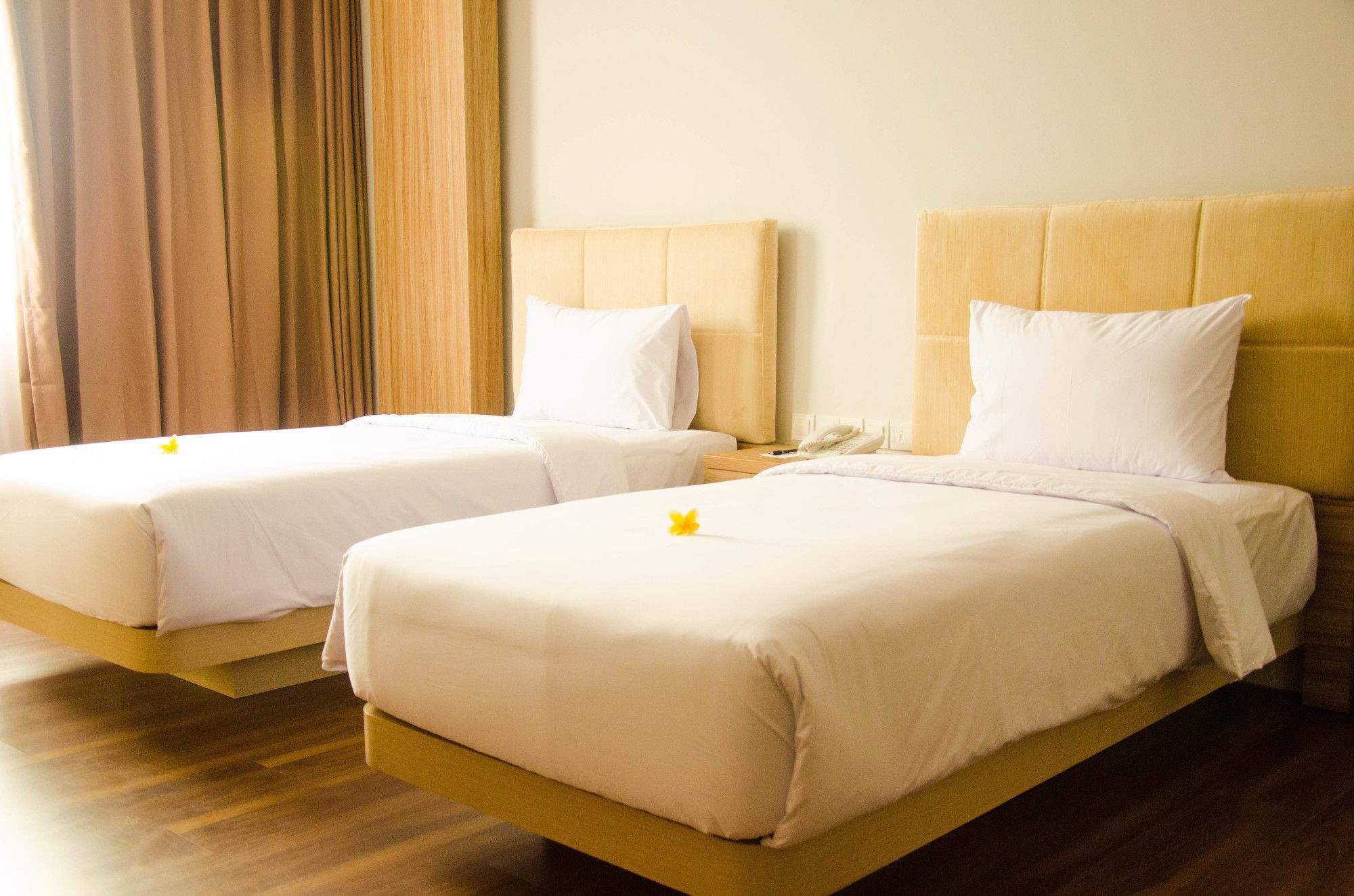 Airish Hotel Palembang Exterior foto