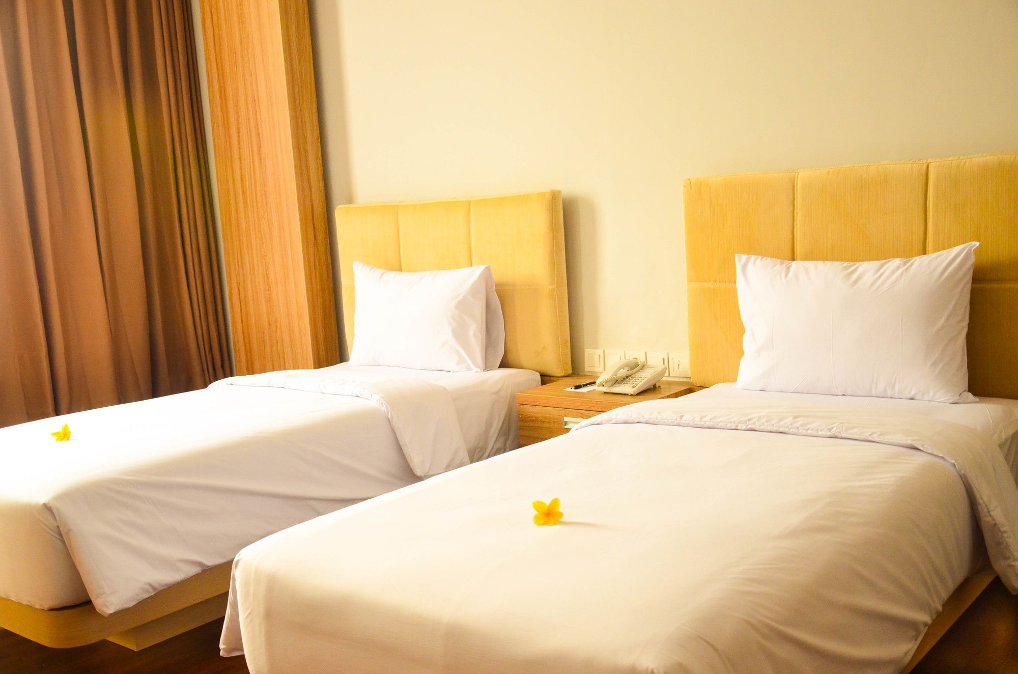 Airish Hotel Palembang Exterior foto