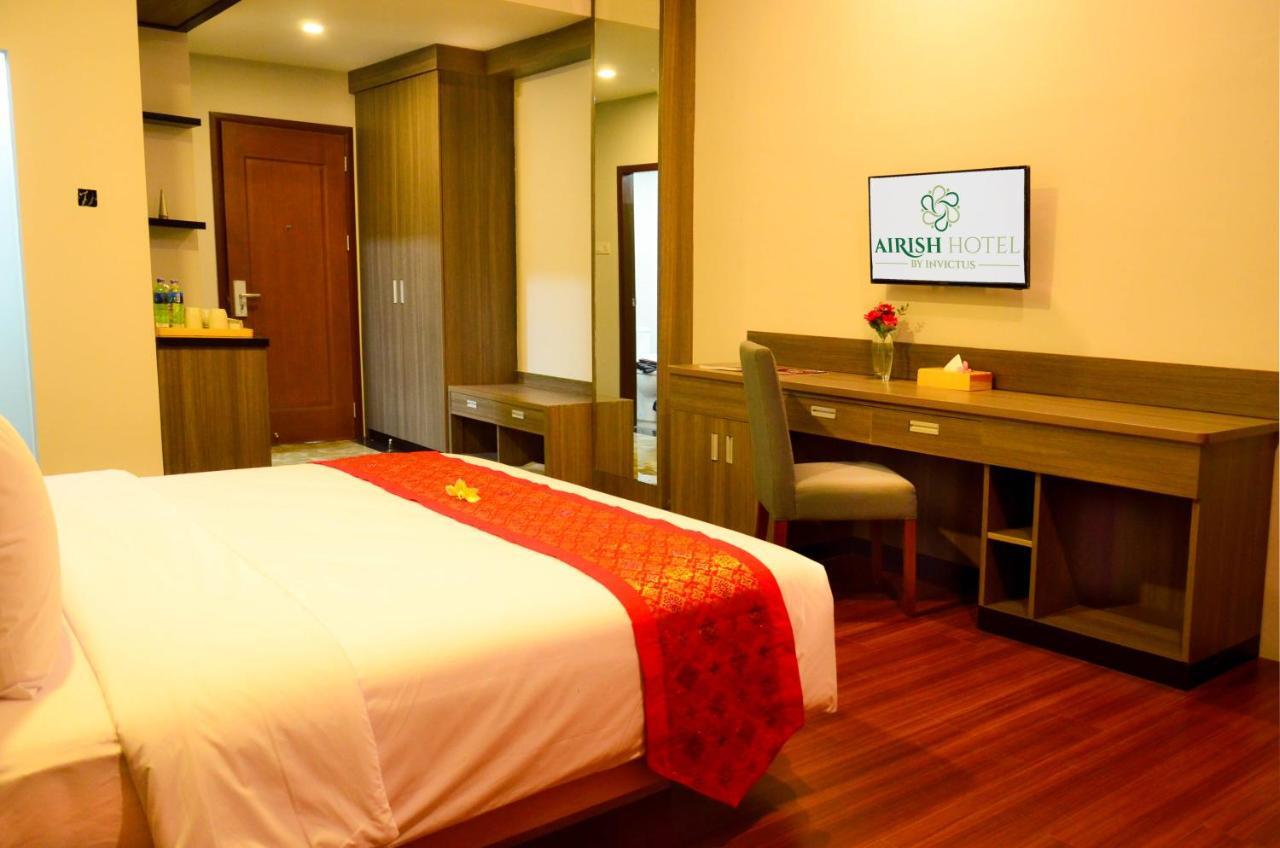 Airish Hotel Palembang Exterior foto
