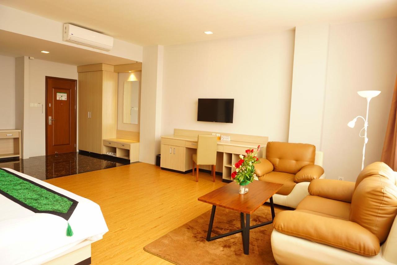 Airish Hotel Palembang Exterior foto